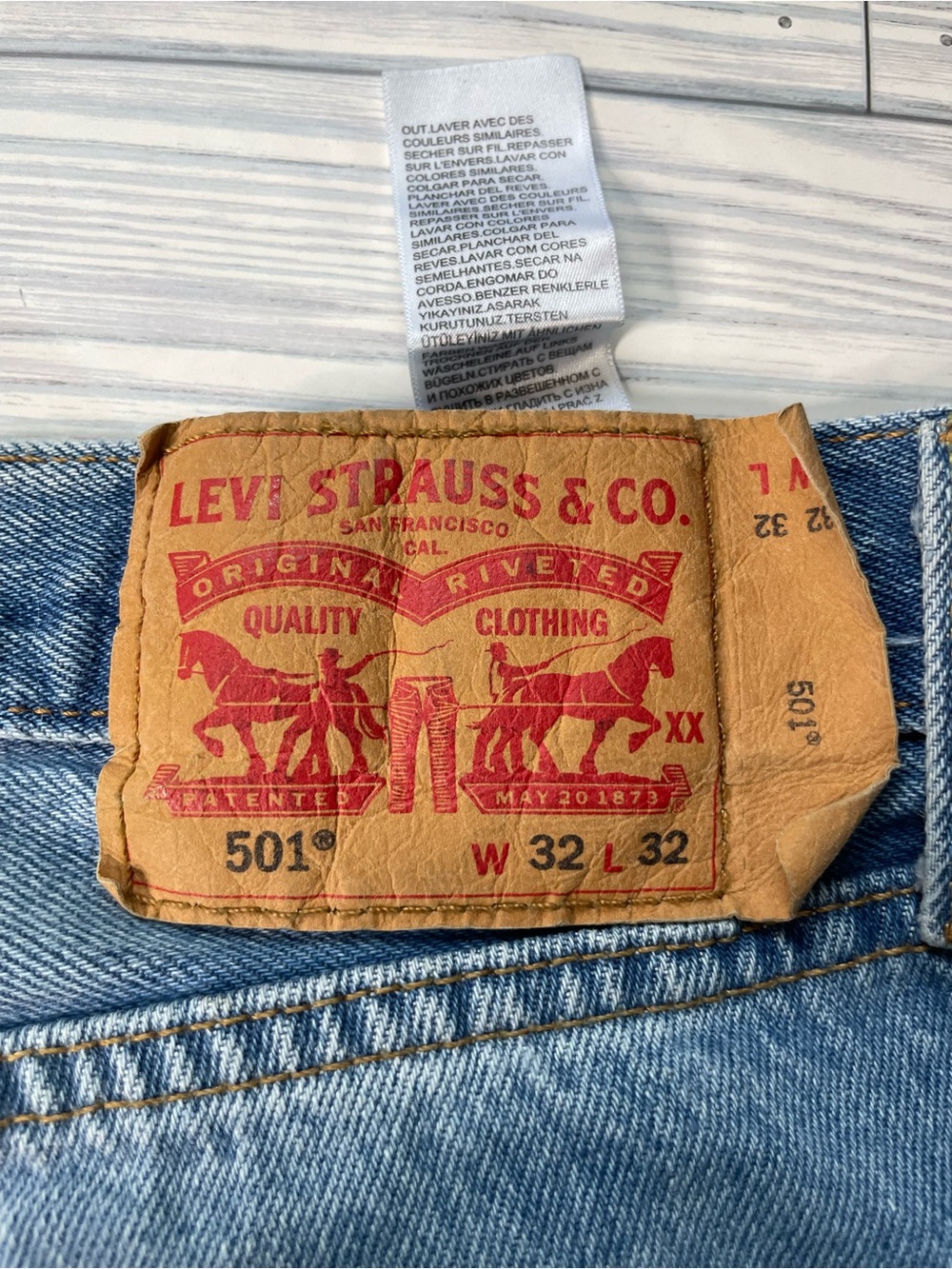Levi's 501 Light Blue Distressed Men's Jeans 32x32 - Picture 8 of 11